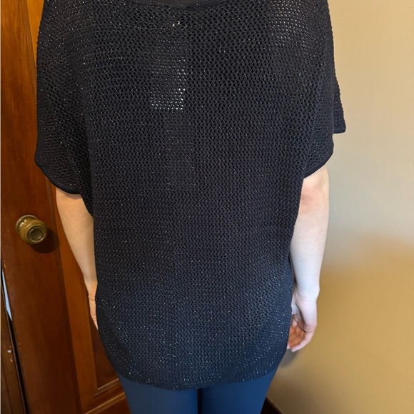 Light weight toper, great over long or short sleeve tops, dress it up or down - Picture 5 of 6
